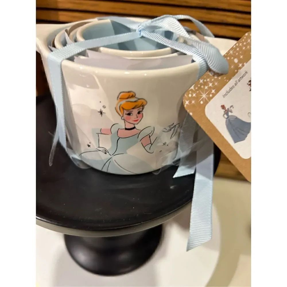Rae Dunn Princess Measuring Cups - Picture 4 of 4